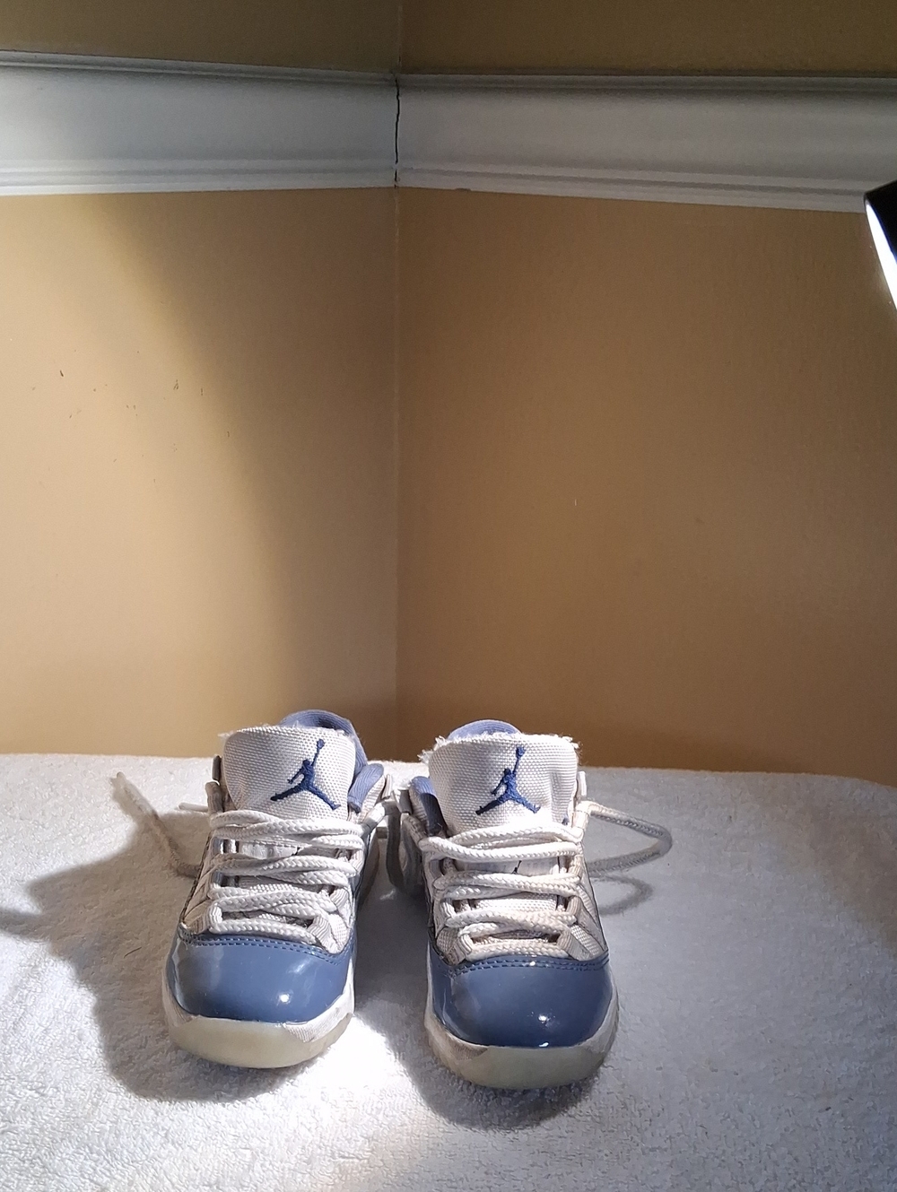 Jordan Kids Blue and White Jumpman Low-Top Sneakers